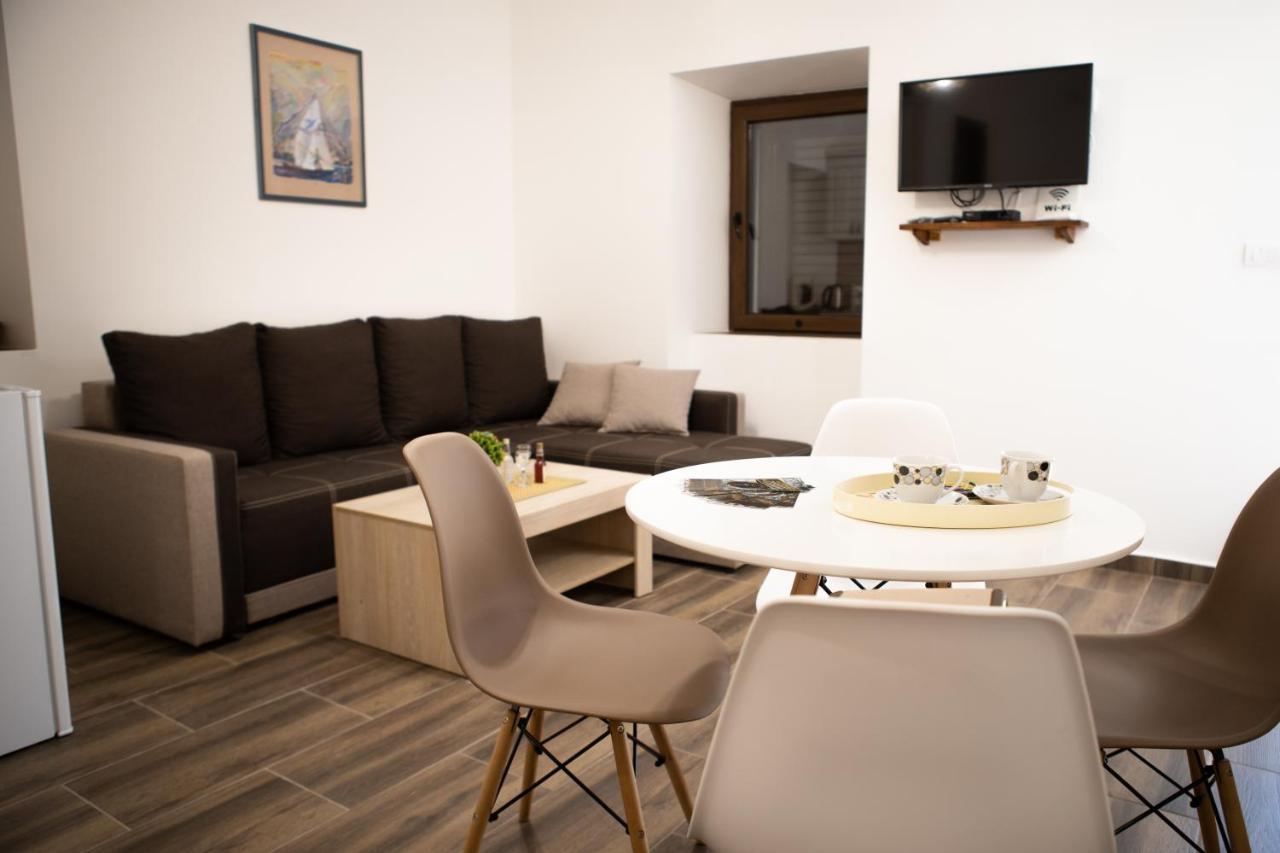Aleksa Guest House Cetinje Bagian luar foto